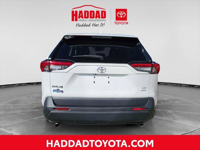 Certified 2024 Toyota RAV4 LE AWD/4WD image 4
