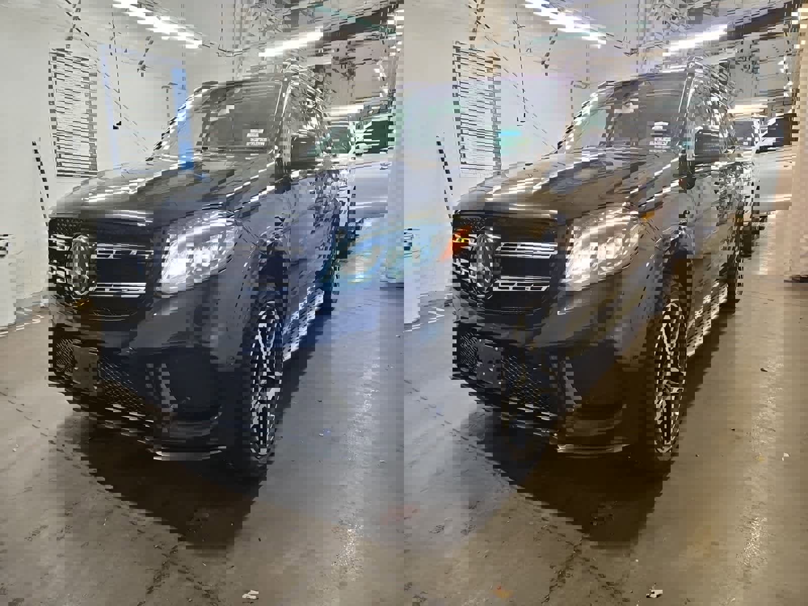 Used 2017 Mercedes-Benz GLS 550 4MATIC image 3