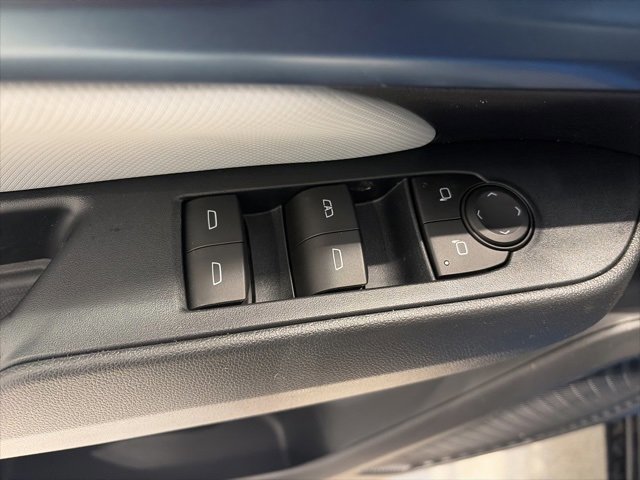 New 2026 Chevrolet Equinox EV LT image 9