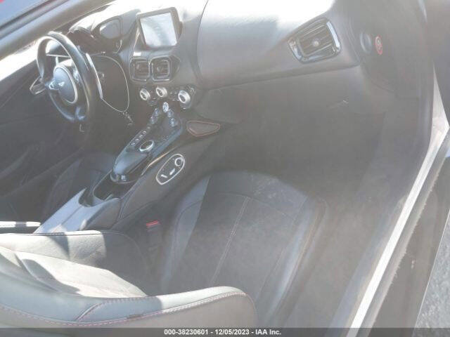 Used 2019 Aston Martin V8 Vantage Base 2dr Coupe image 21