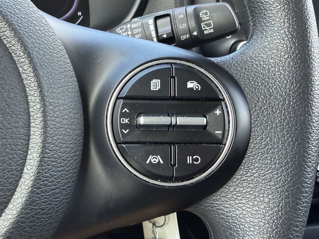 Used 2023 Kia Soul LX FWD image 30