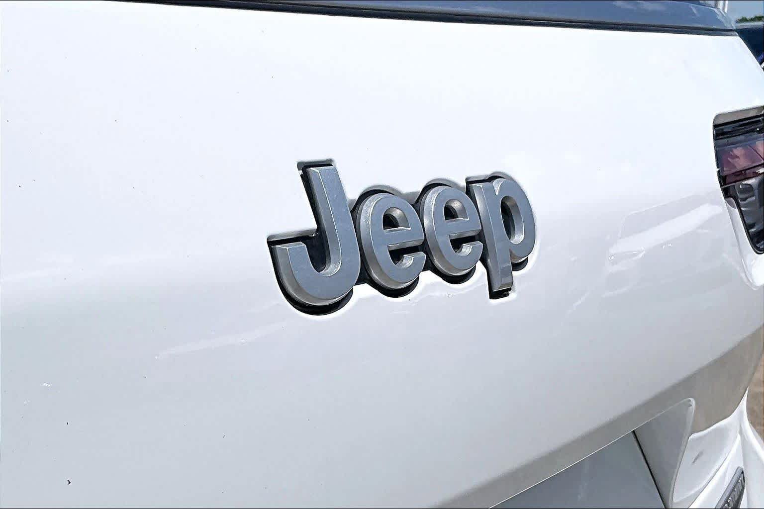 Used 2025 Jeep Grand Cherokee L Summit AWD/4WD image 29