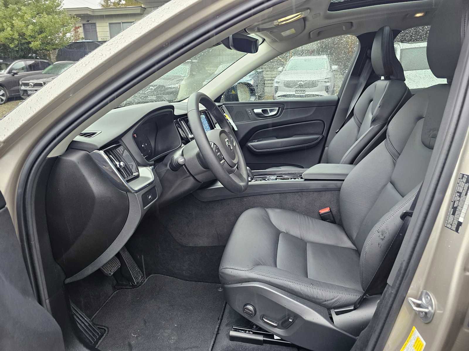Certified 2025 Volvo XC60 B5 Core w/ Protection Package Premier AWD/4WD image 22