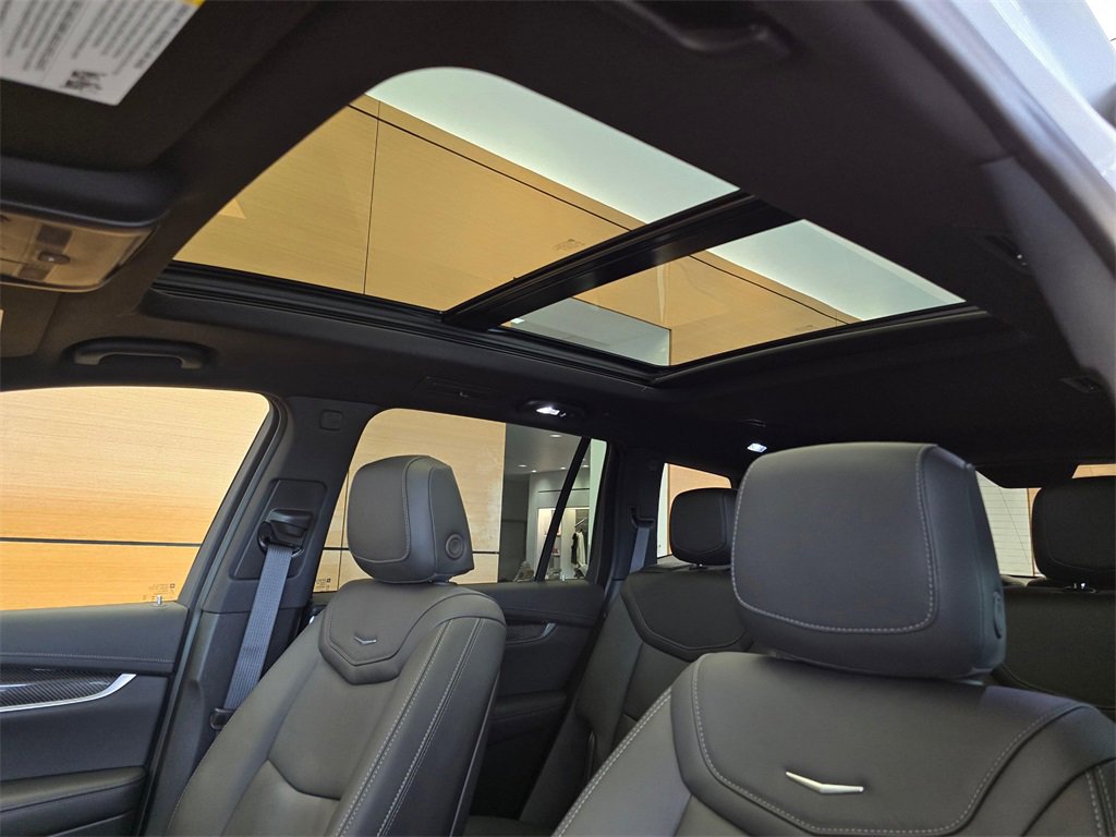 New 2025 Cadillac XT6 Sport w/ Technology Package image 24