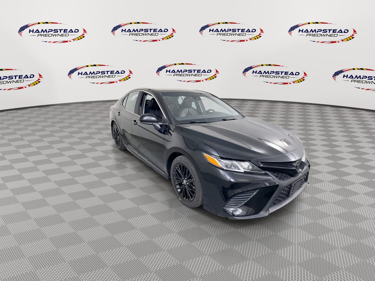 Used 2020 Toyota Camry SE FWD image 2
