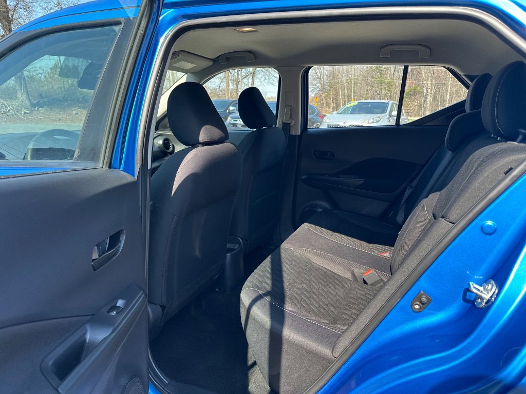 Used 2022 Nissan Kicks S image 12