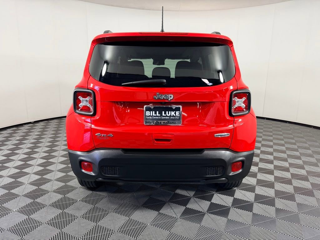 Used 2022 Jeep Renegade Latitude w/ Sun/Sound Group image 8