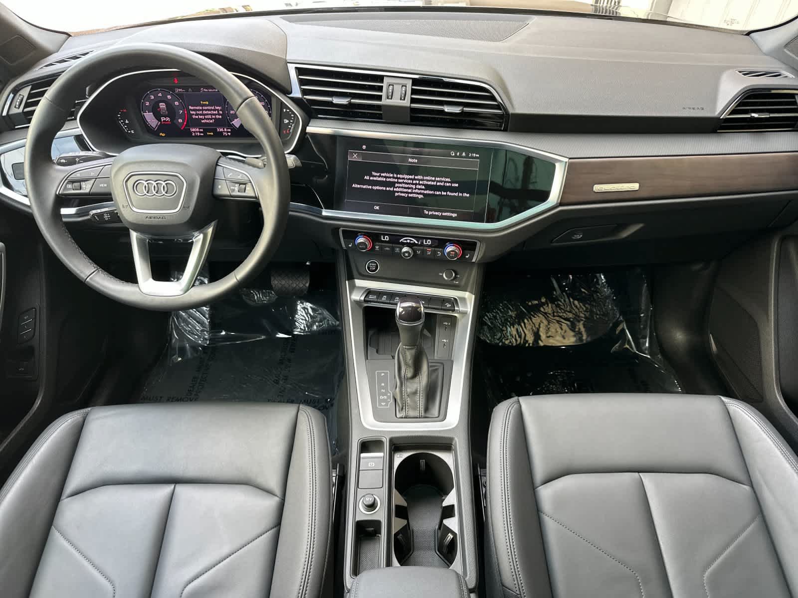 Used 2025 Audi Q3 2.0T Premium w/ Convenience Package AWD/4WD image 3