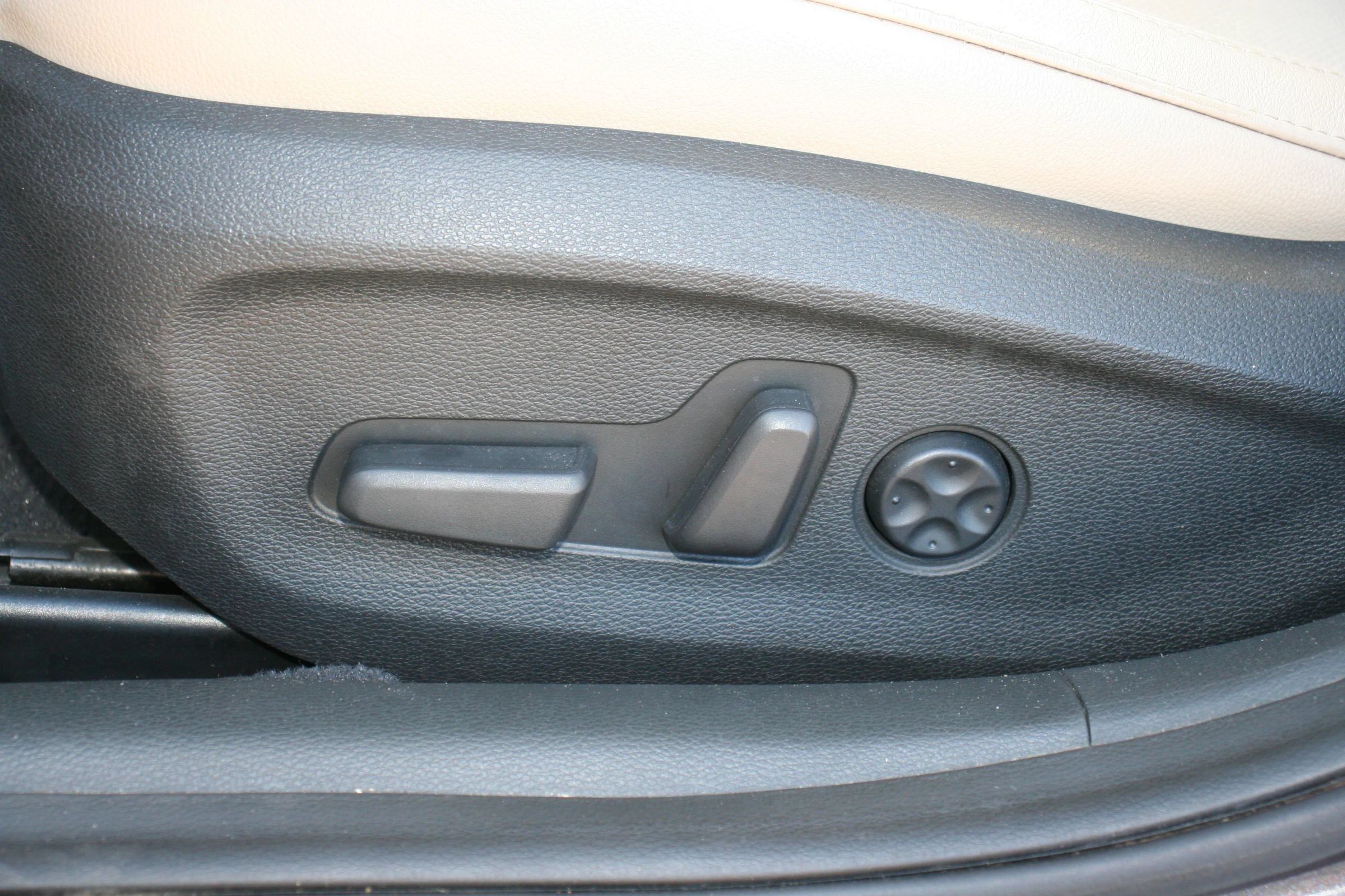 Used 2016 Hyundai Sonata Limited w/ Option Group 05 FWD image 40