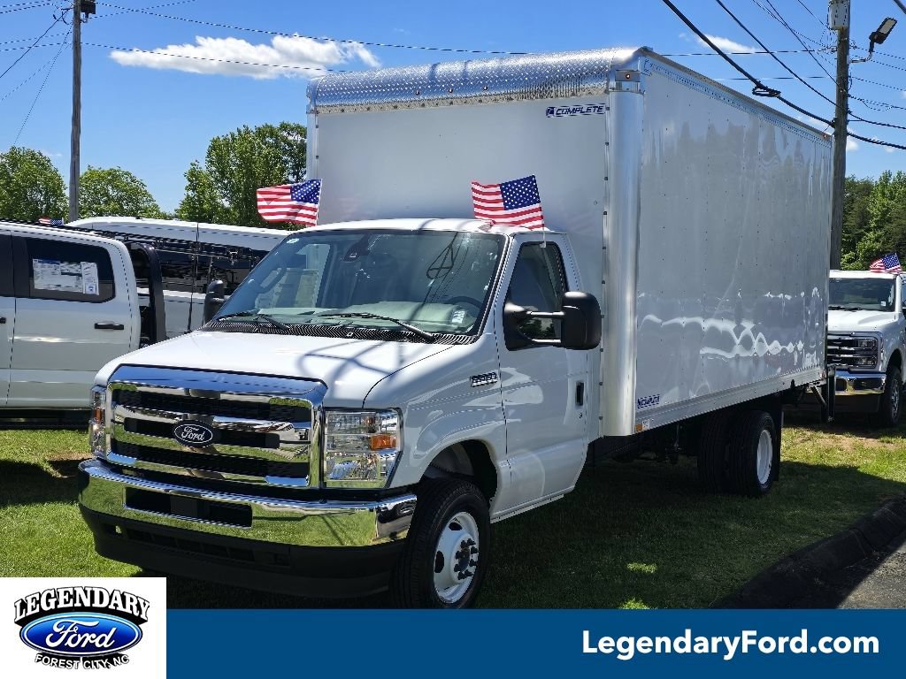 New 2026 Ford E-450 and Econoline 450 Super Duty w/ Interior Upgrade Package RWD image 1