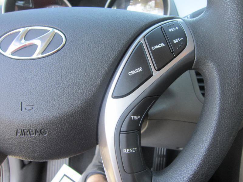 Used 2013 Hyundai Elantra GLS w/ Preferred Pkg image 22