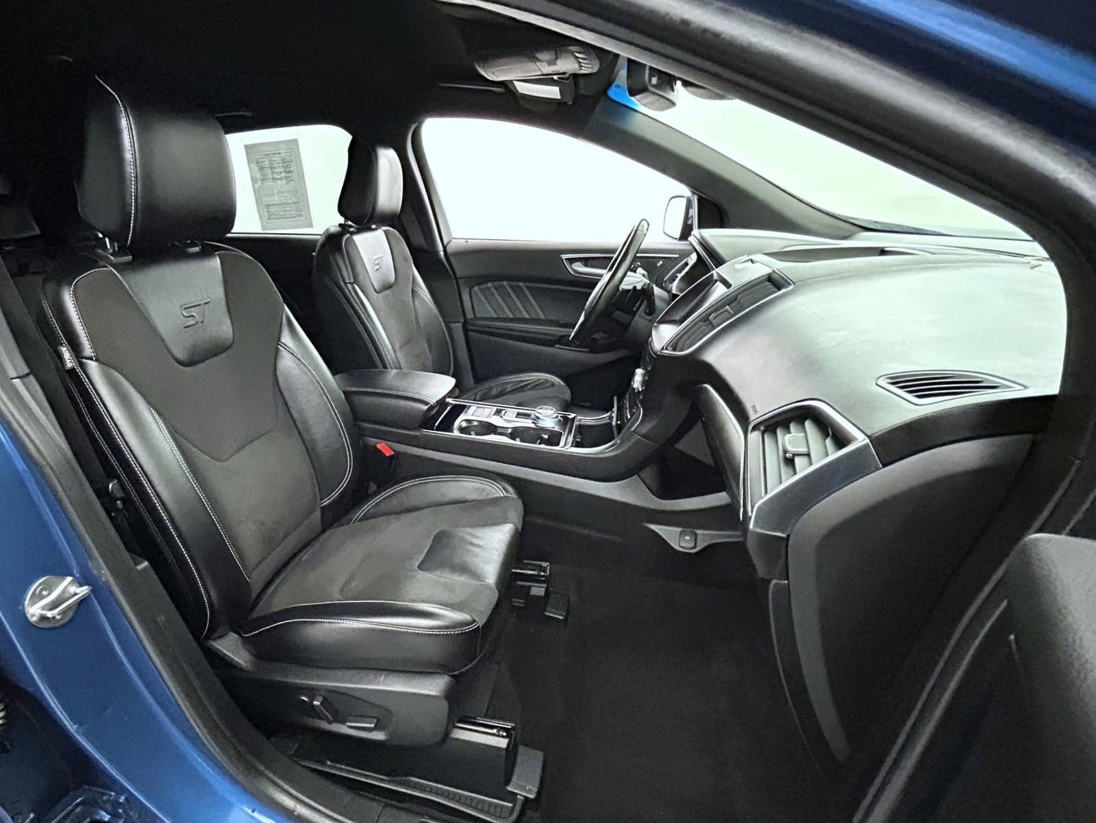 Used 2020 Ford Edge ST w/ Cold Weather Package AWD/4WD image 15