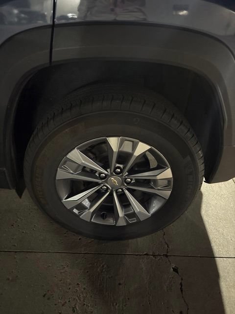 Used 2025 Chevrolet Equinox LT AWD/4WD image 25