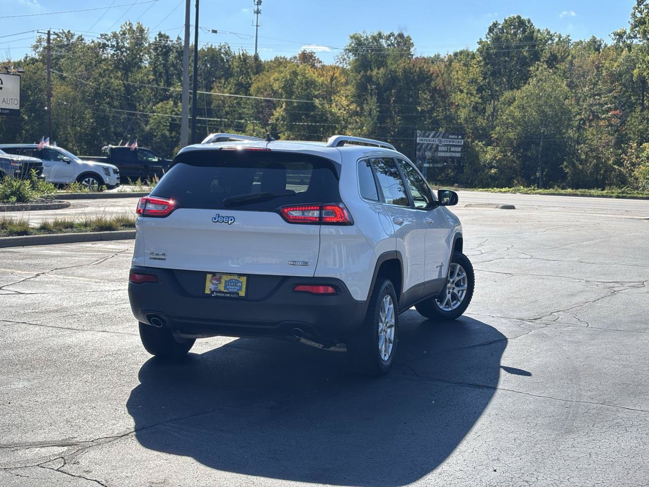 Used 2014 Jeep Cherokee Latitude w/ Cold Weather Group AWD/4WD image 8