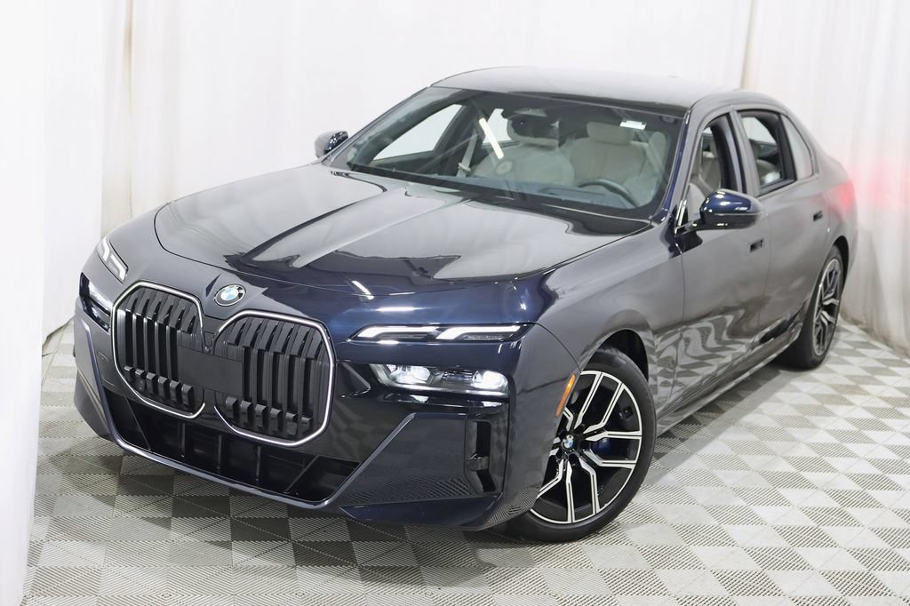 Used 2024 BMW 740i xDrive w/ Premium Package 2 AWD/4WD image 5