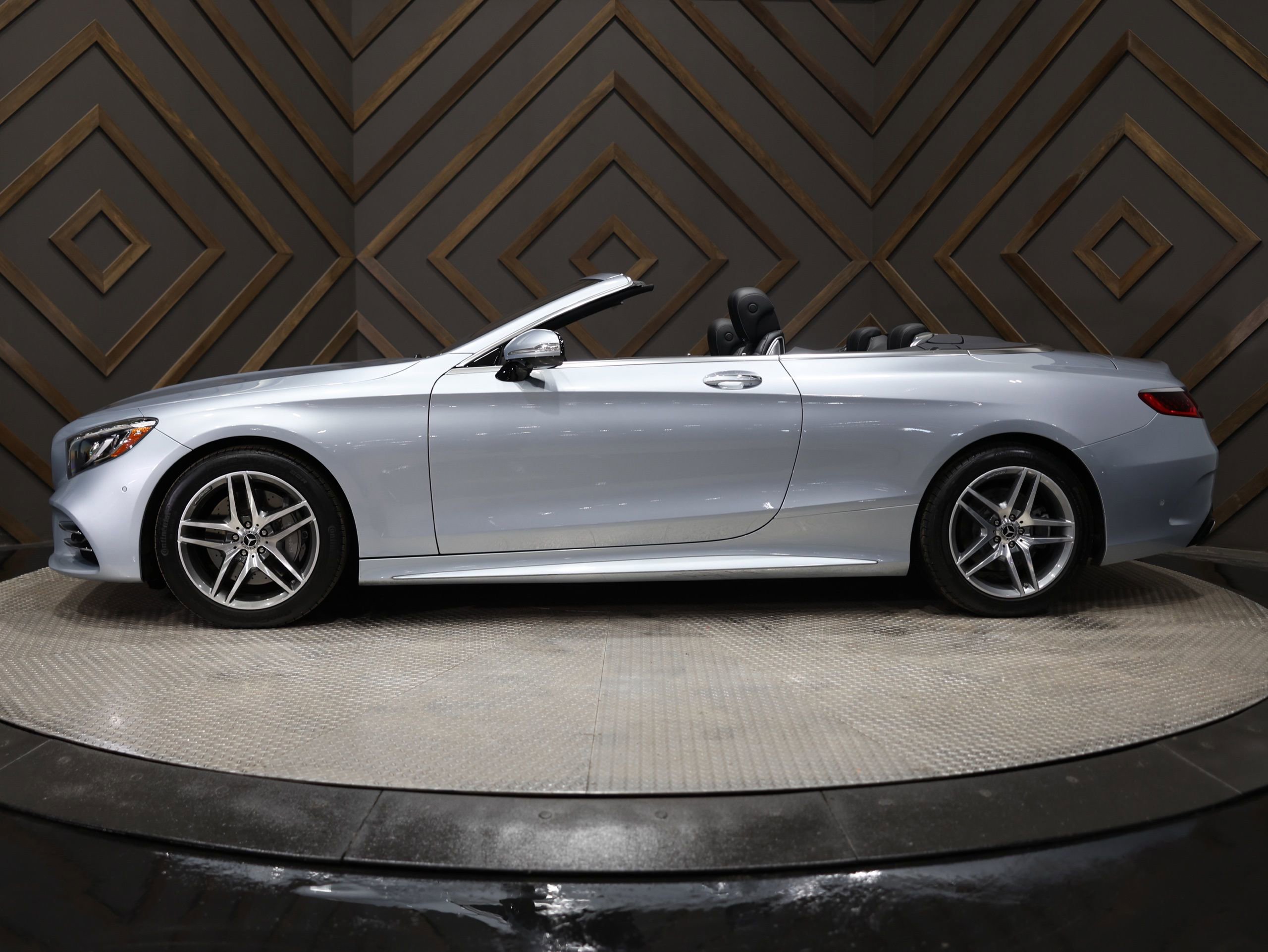 Used 2019 Mercedes-Benz S 560 Cabriolet w/ AMG Line Exterior image 14