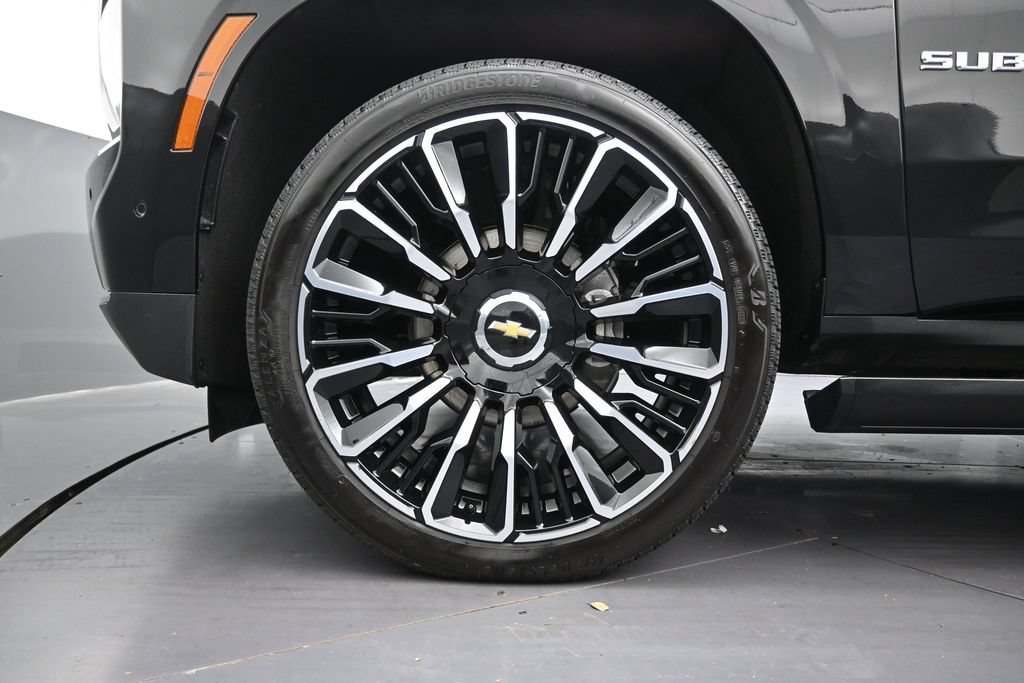 Used 2026 Chevrolet Suburban High Country AWD/4WD image 10