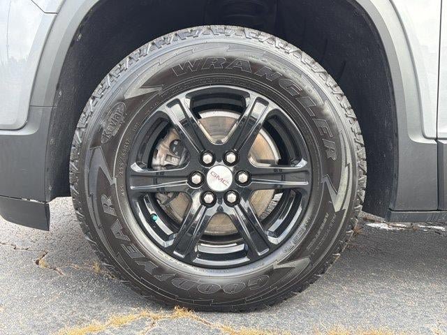 Used 2021 GMC Acadia AT4 w/ Technology Package AWD/4WD image 11