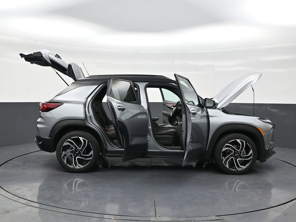 Used 2025 Chevrolet TrailBlazer RS FWD image 30