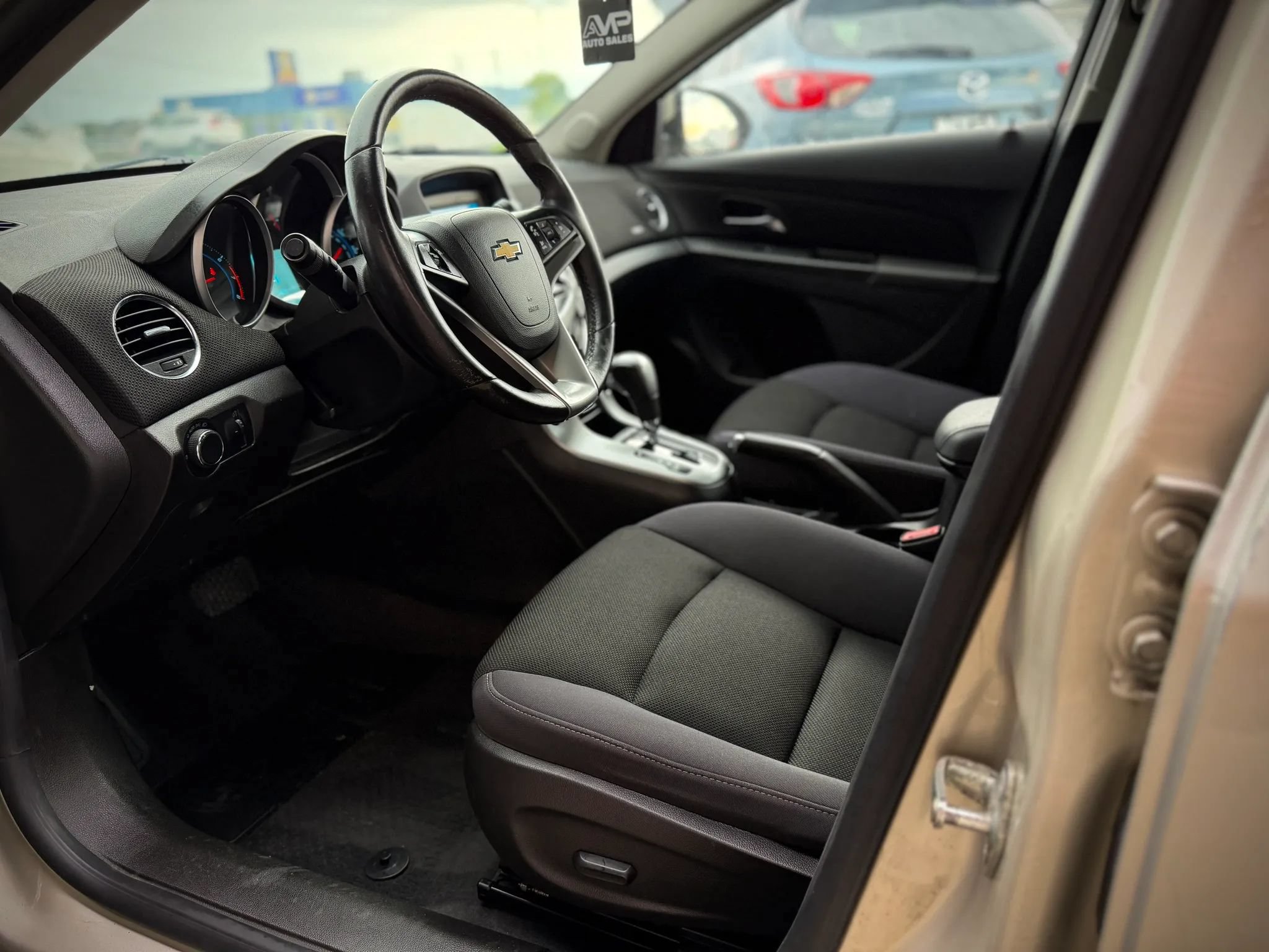 Used 2013 Chevrolet Cruze LT FWD image 7