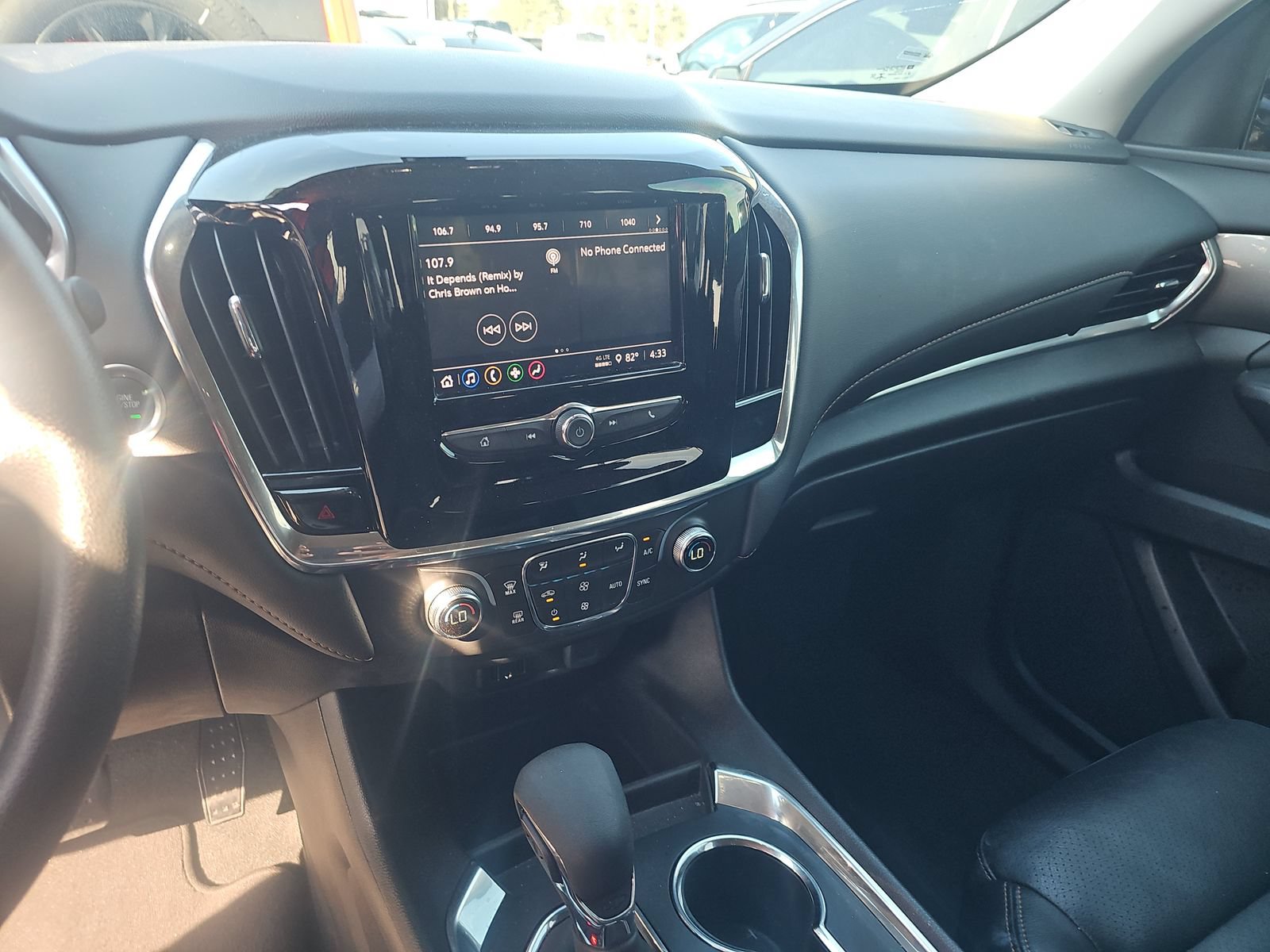 Used 2021 Chevrolet Traverse LS w/ LPO, Blackout Package FWD image 18
