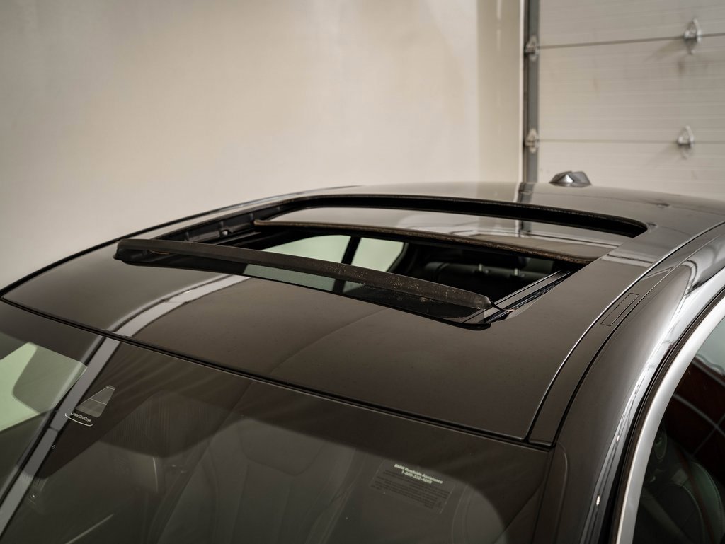 Used 2025 BMW 330i xDrive Sedan image 14