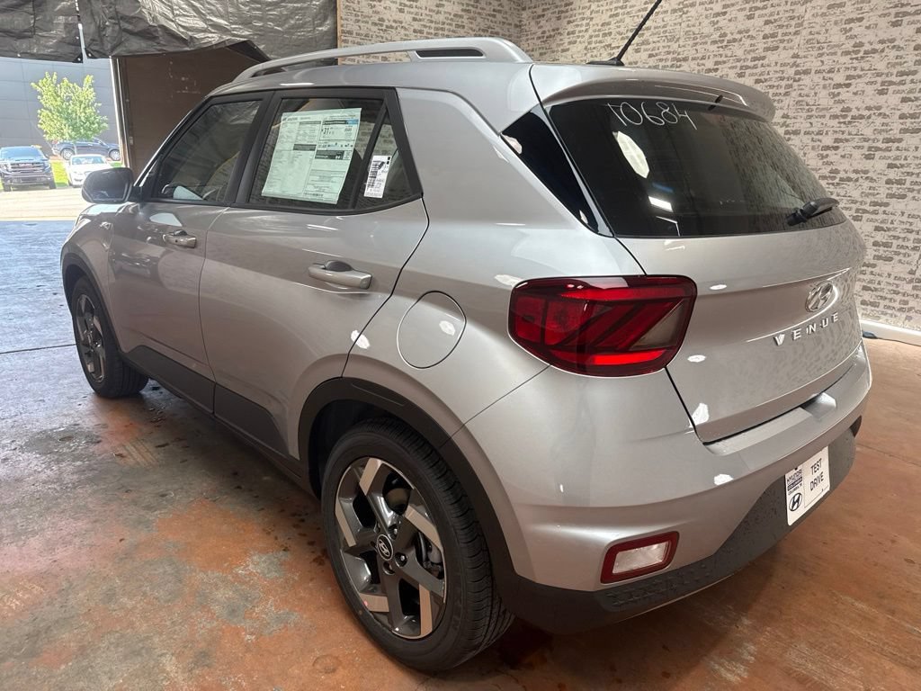 New 2026 Hyundai Venue SEL FWD image 5