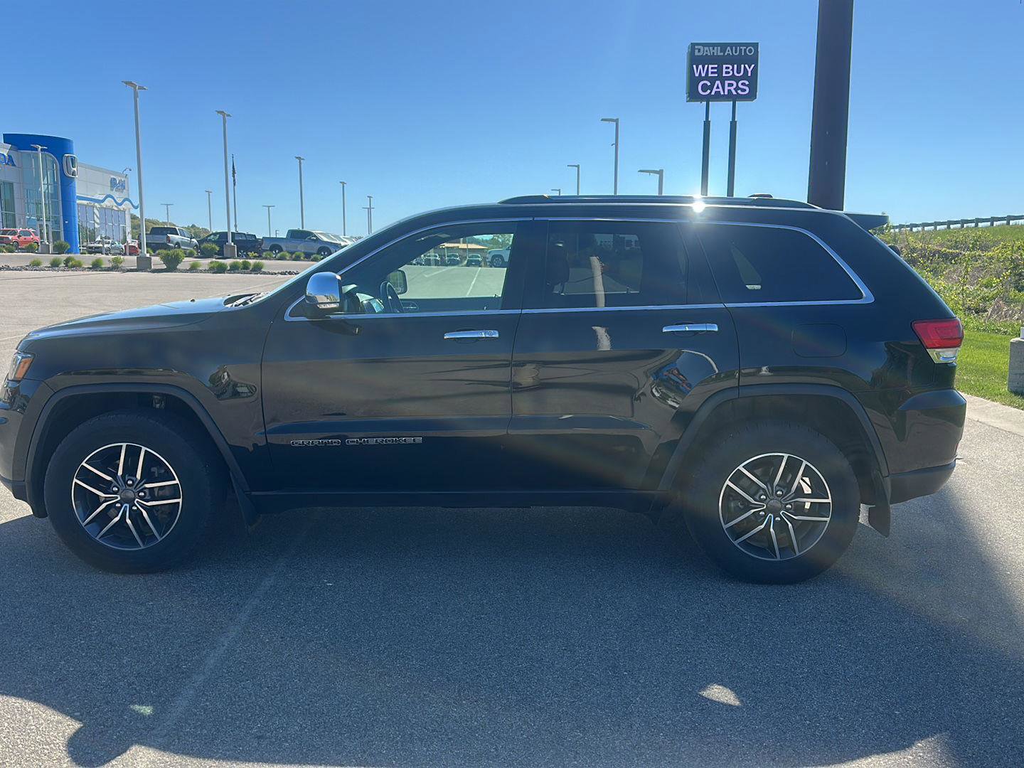 Used 2019 Jeep Grand Cherokee Limited w/ Luxury Group II AWD/4WD image 6