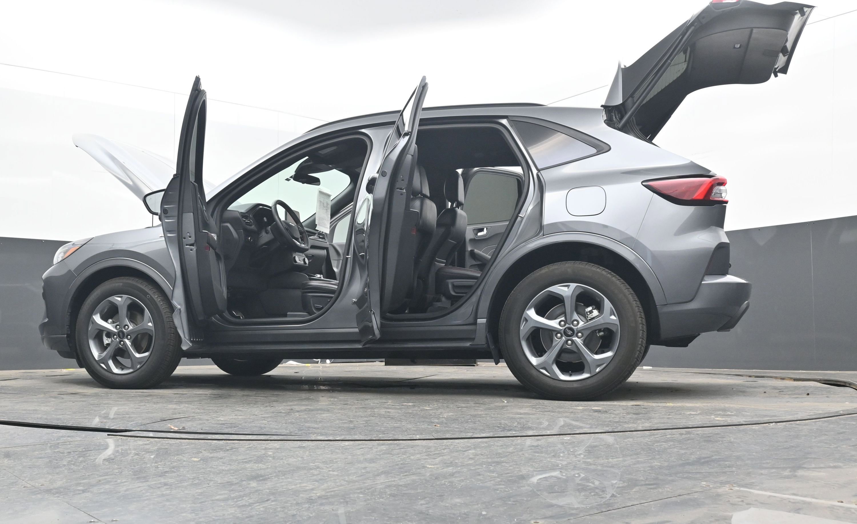 Used 2024 Ford Escape ST-Line w/ Equipment Group 301A image 43