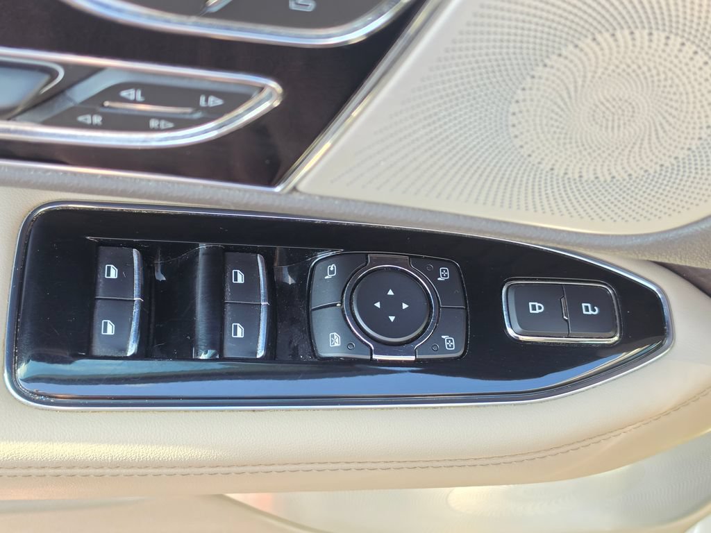 Used 2022 Lincoln Navigator Reserve AWD/4WD image 14