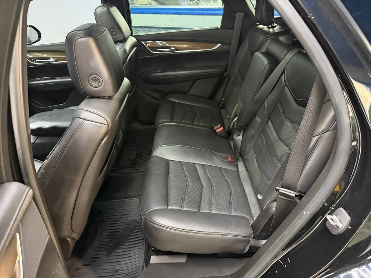 Used 2019 Cadillac XT5 Platinum AWD/4WD image 17