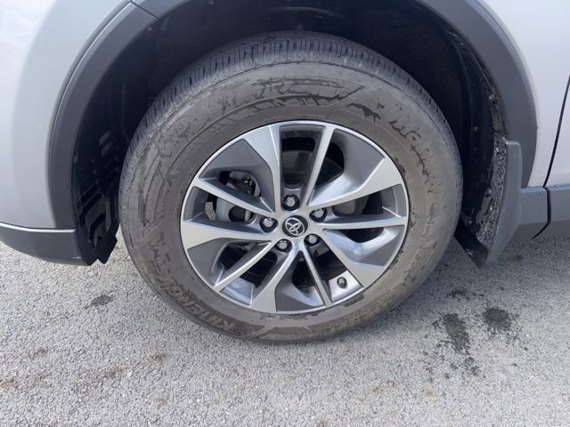 Used 2018 Toyota RAV4 XLE w/ Convenience Package image 9
