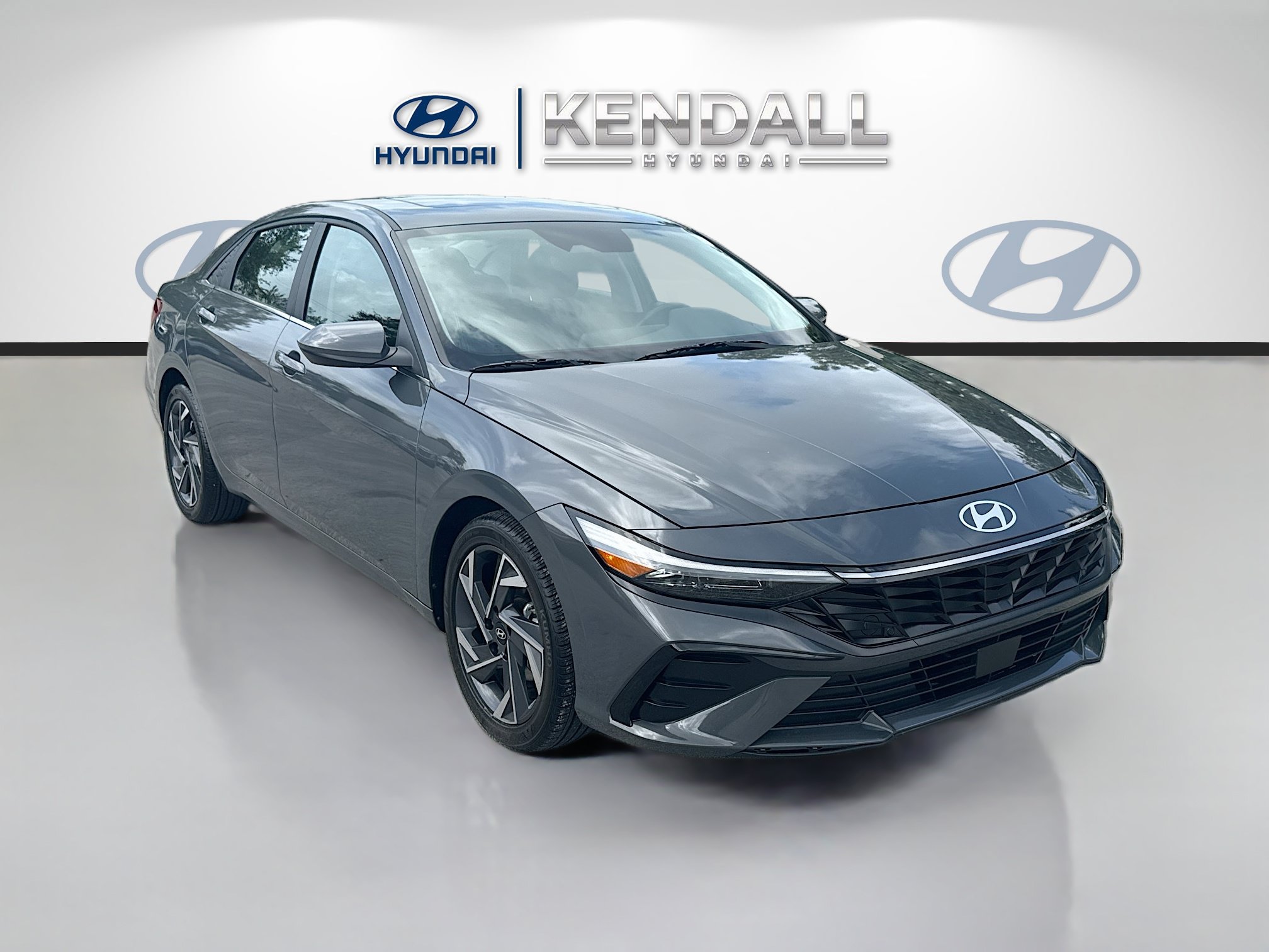 Used 2025 Hyundai Elantra SEL FWD image 1