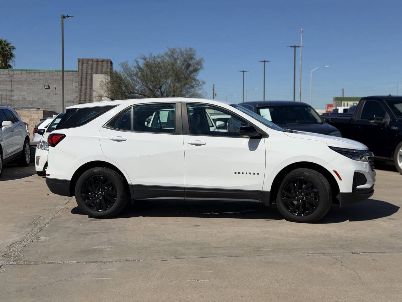 Used 2023 Chevrolet Equinox LS w/ Sport Edition FWD image 20