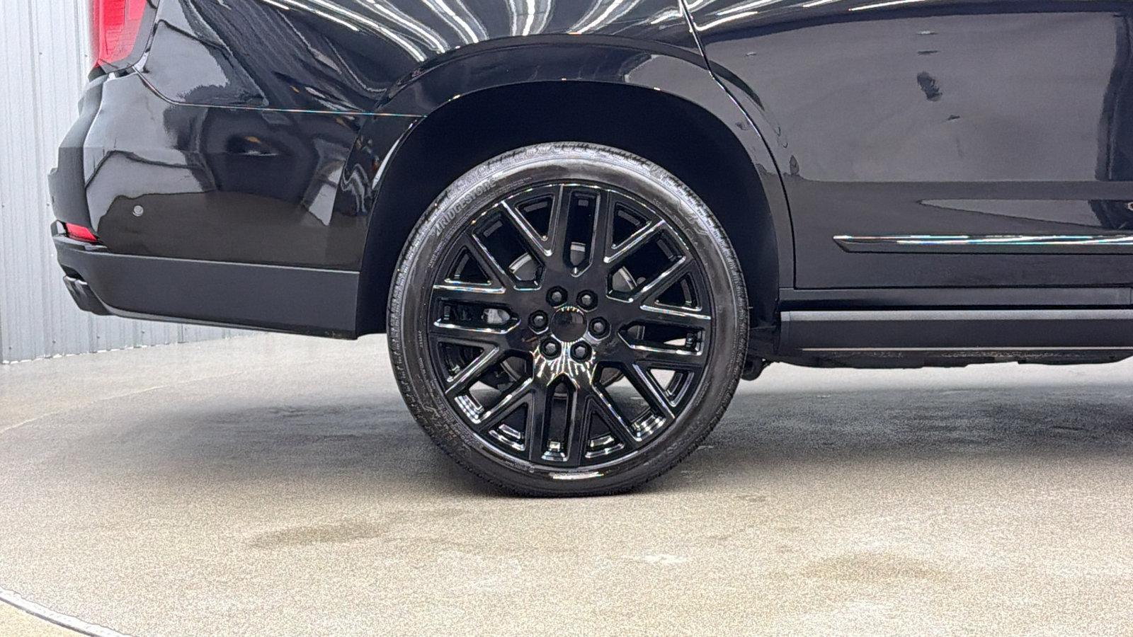 Used 2026 GMC Yukon Denali Ultimate w/ LPO, Floor Liner Package AWD/4WD image 12