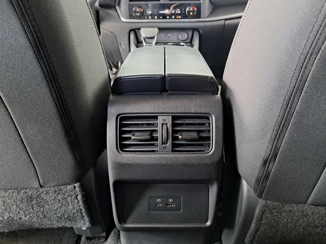 Used 2023 Nissan Rogue SV FWD image 25