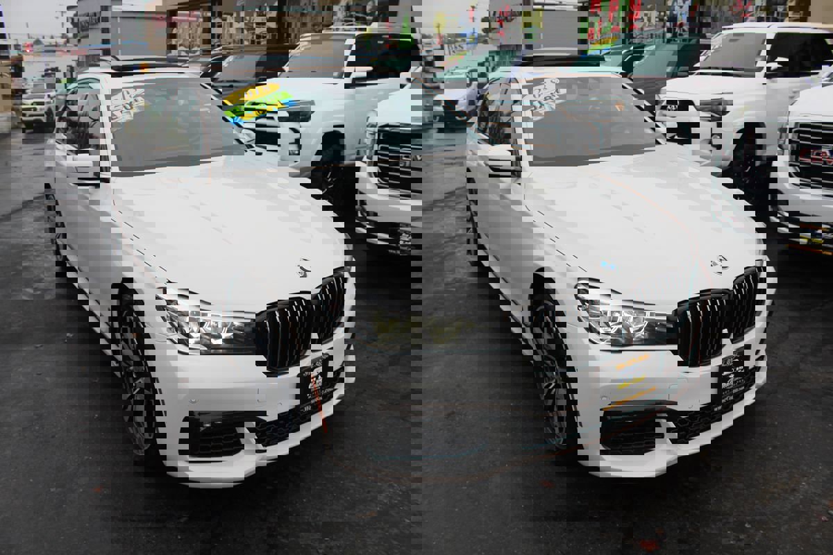 Used 2018 BMW 740i image 8