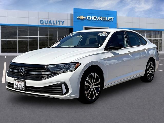 Used 2024 Volkswagen Jetta Sport FWD image 3