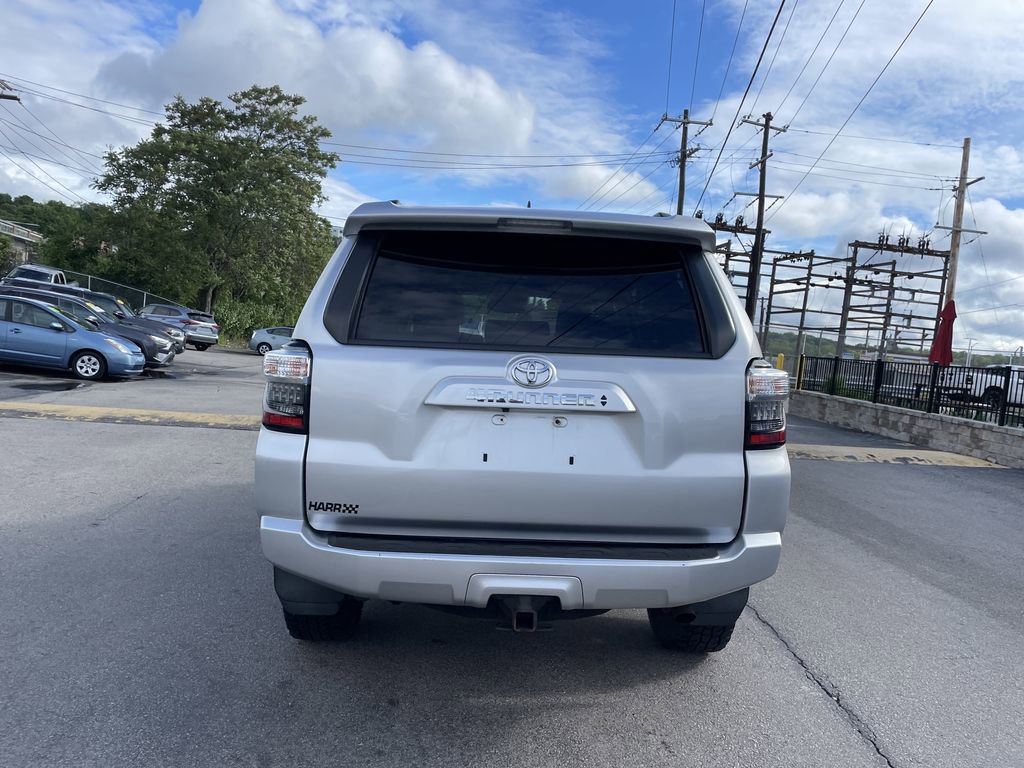 Used 2021 Toyota 4Runner SR5 Premium w/ Moonroof Package AWD/4WD image 4