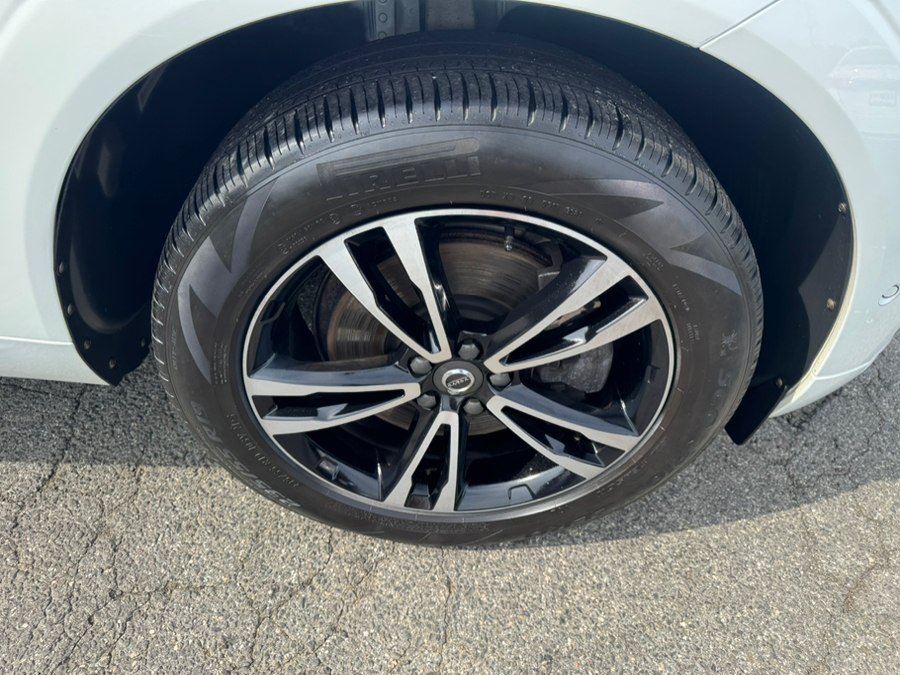 Used 2019 Volvo XC60 T6 Momentum w/ Multimedia Package AWD/4WD image 11