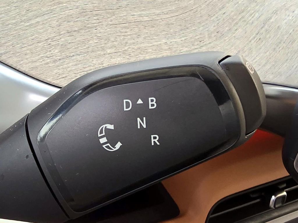 New 2025 Volkswagen ID. Buzz 1st Edition image 11