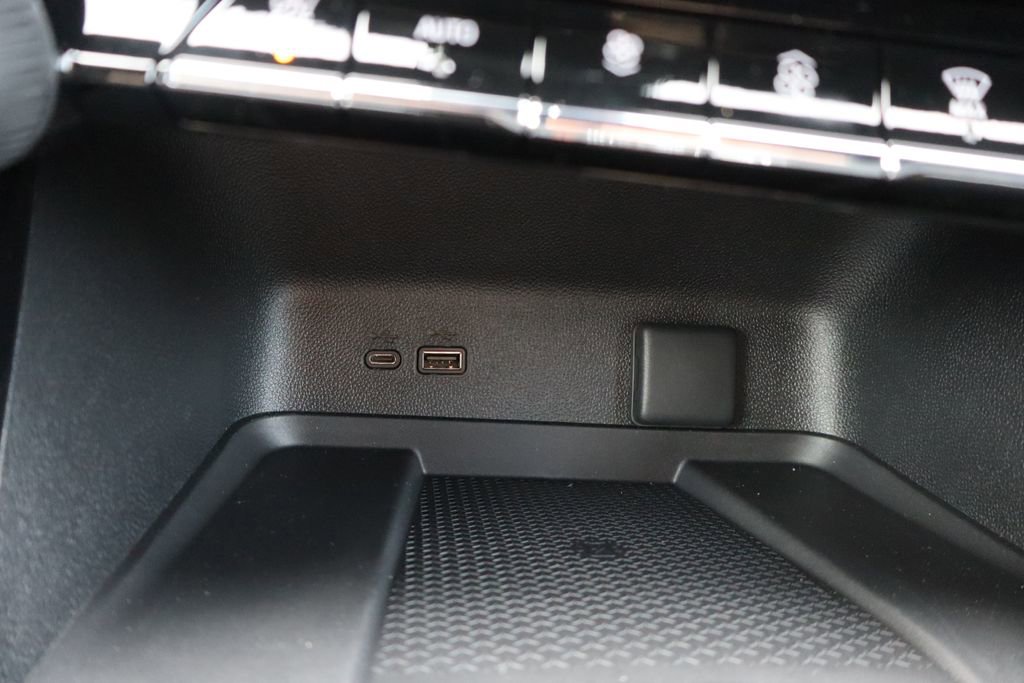 New 2026 Chevrolet Traverse LT image 19