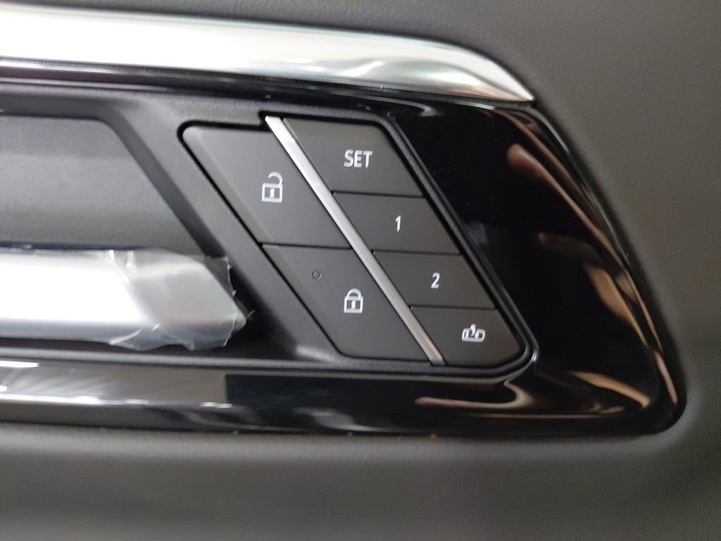 New 2026 Chevrolet Suburban Premier AWD/4WD image 33