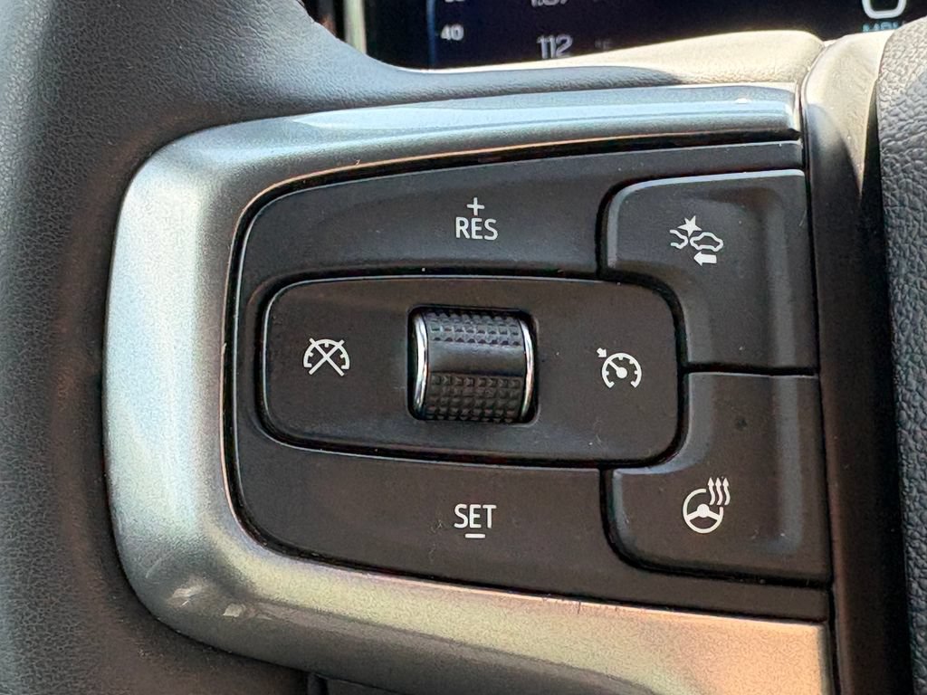 Used 2023 Chevrolet Silverado 1500 LT AWD/4WD image 7