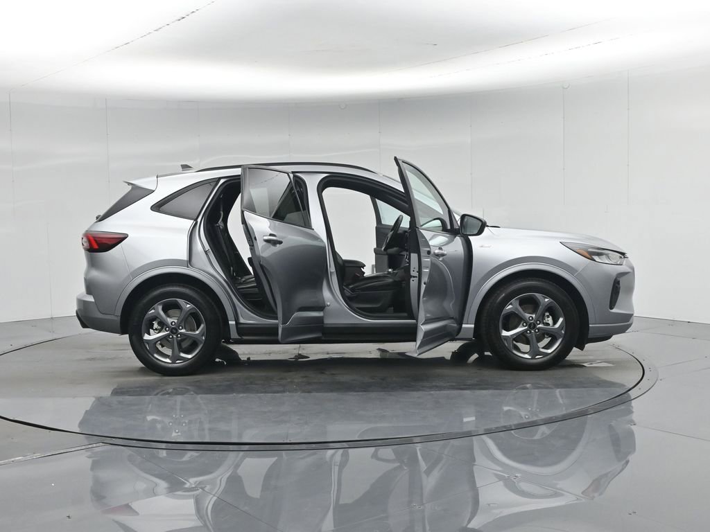 Certified 2024 Ford Escape ST-Line w/ Cold Weather Package image 38