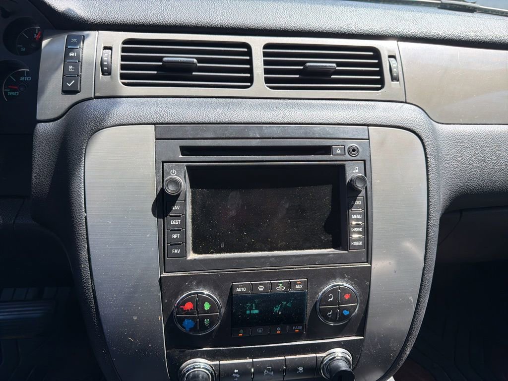 Used 2008 Chevrolet Suburban LT w/ LT Preferred Equipment Group image 13