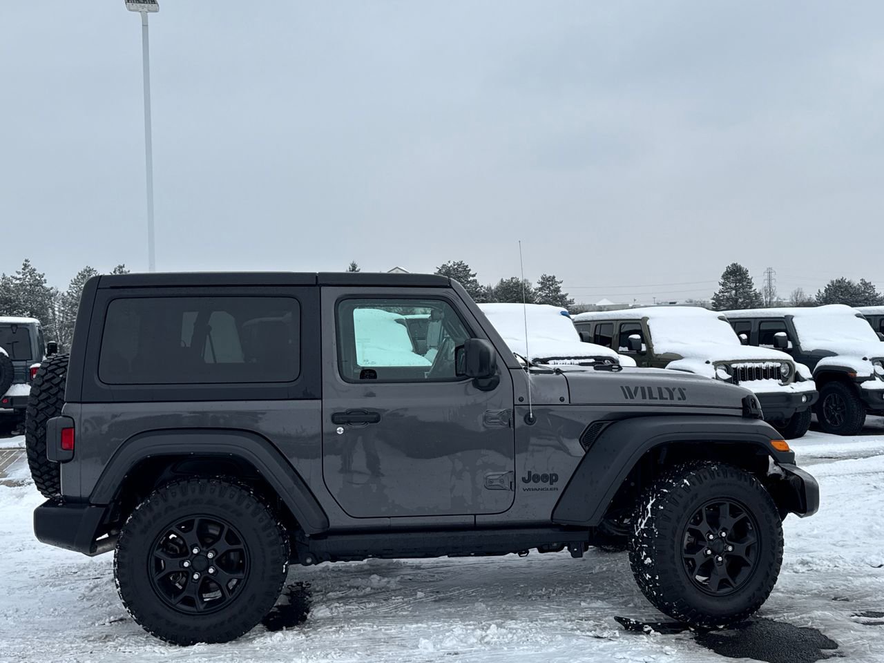 Used 2022 Jeep Wrangler Willys image 2