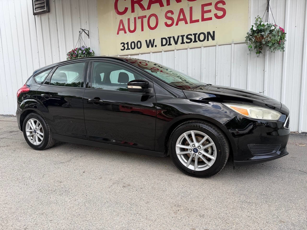 Used 2016 Ford Focus SE FWD image 2
