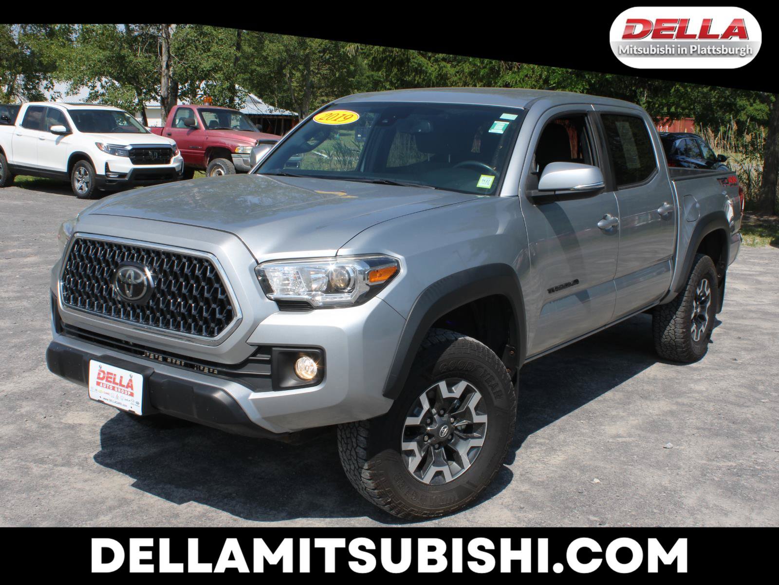 Used 2019 Toyota Tacoma TRD Off-Road AWD/4WD image 1