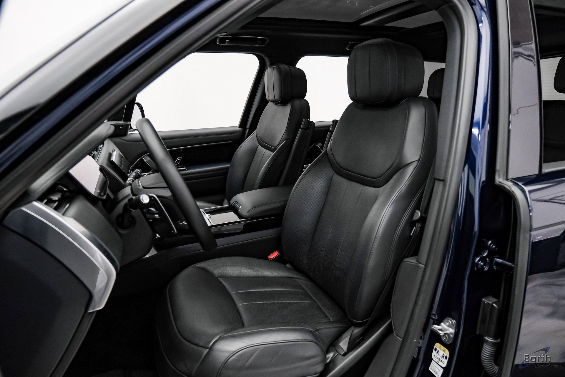 Used 2023 Land Rover Range Rover SE image 29